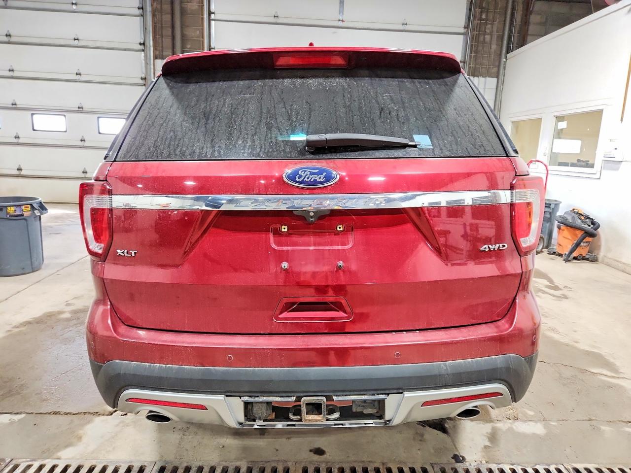 2017 FORD EXPLORER XLT photo 16