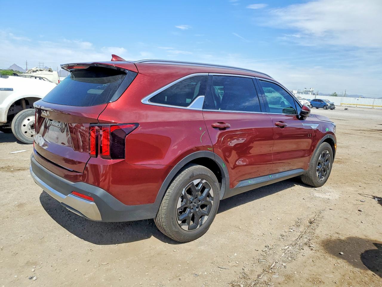 2024 KIA SORENTO S photo 7