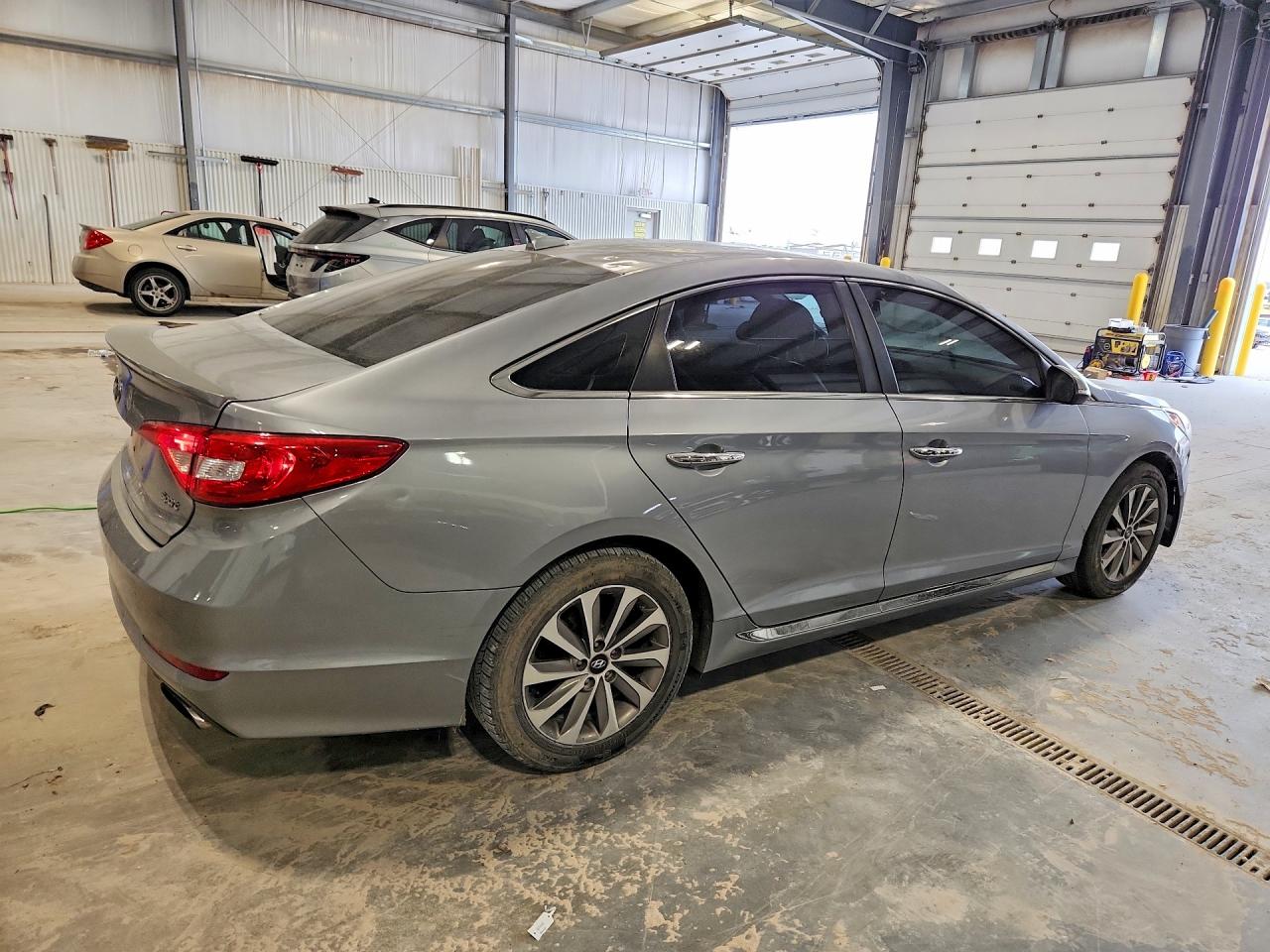 2015 HYUNDAI SONATA SPORT photo 7