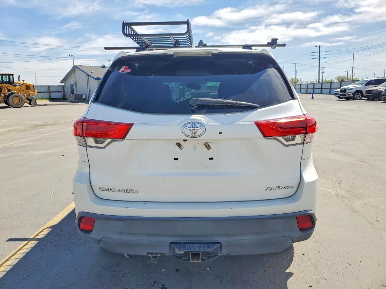 2018 TOYOTA HIGHLANDER XLE photo 11