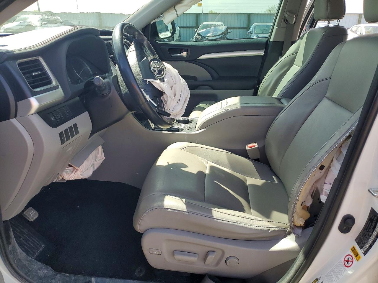 2018 TOYOTA HIGHLANDER XLE photo 13