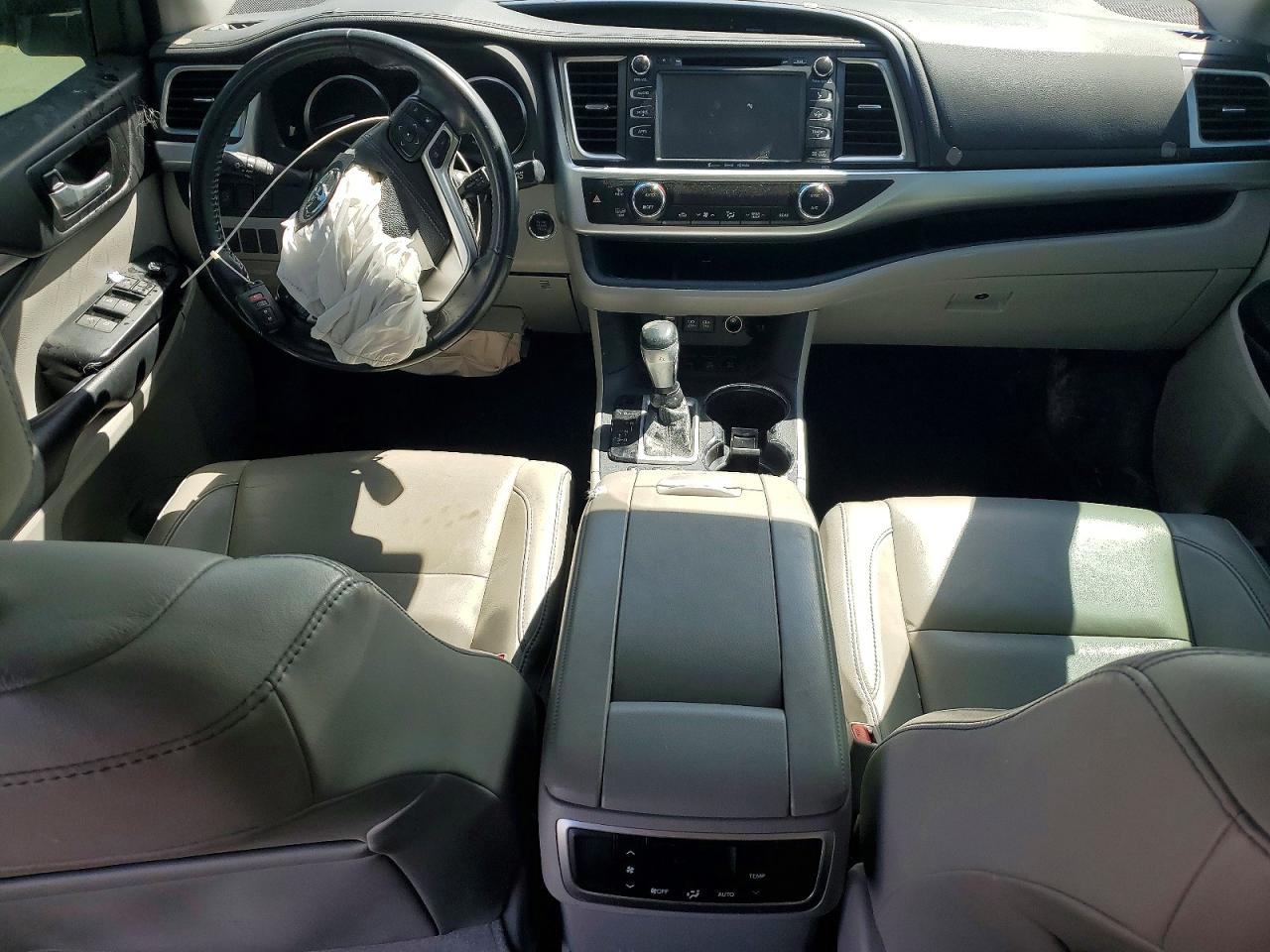 2018 TOYOTA HIGHLANDER XLE photo 15