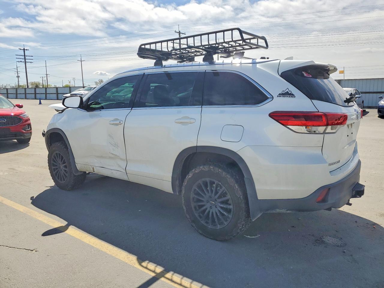 2018 TOYOTA HIGHLANDER XLE photo 3