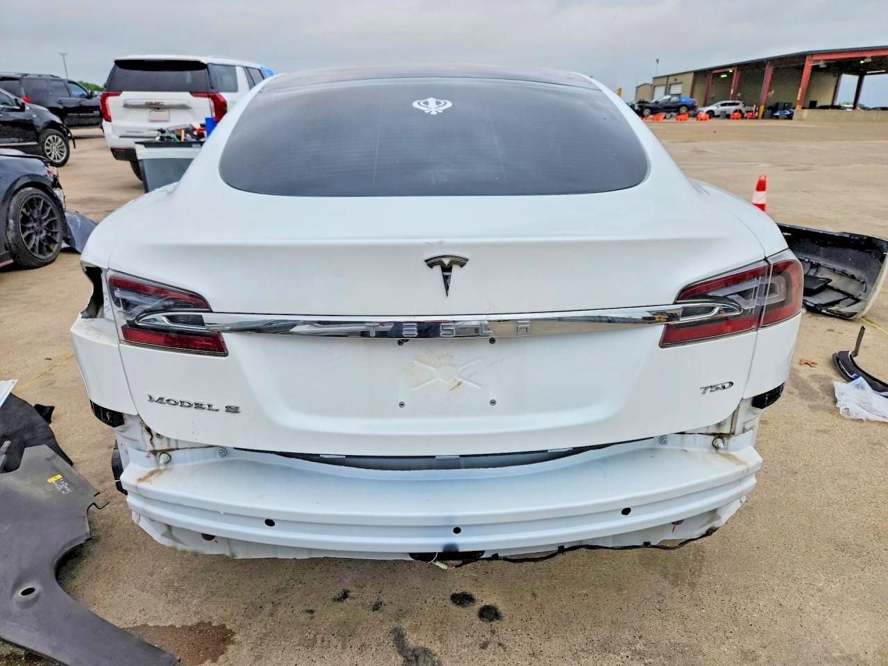 2018 TESLA MODEL S photo 16
