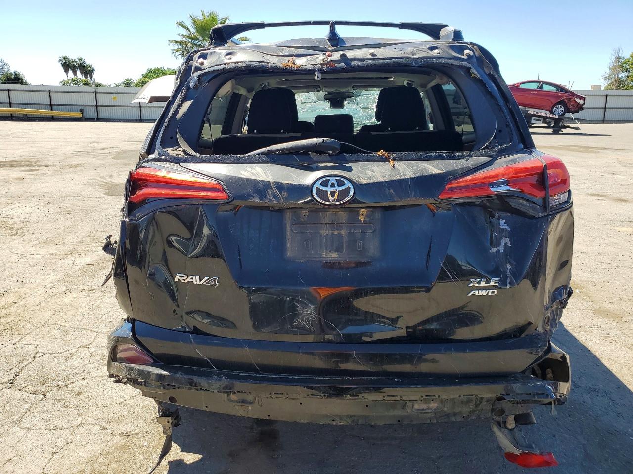 2017 TOYOTA RAV4 XLE photo 6