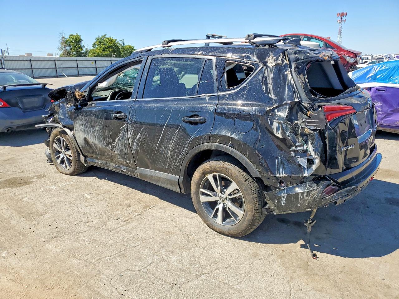 2017 TOYOTA RAV4 XLE photo 2