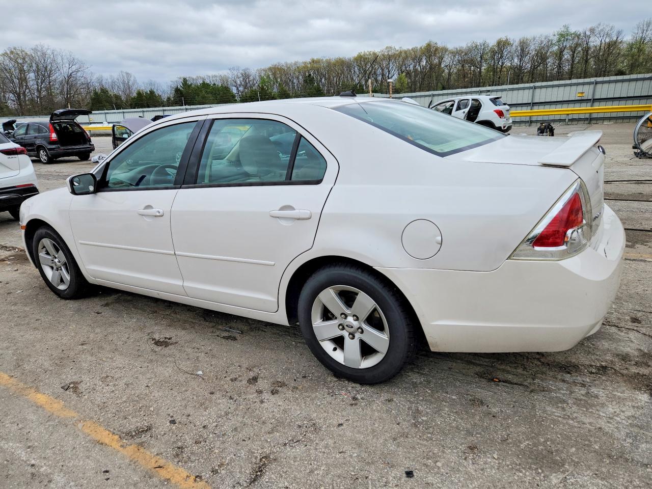 2009 FORD FUSION SE photo 4
