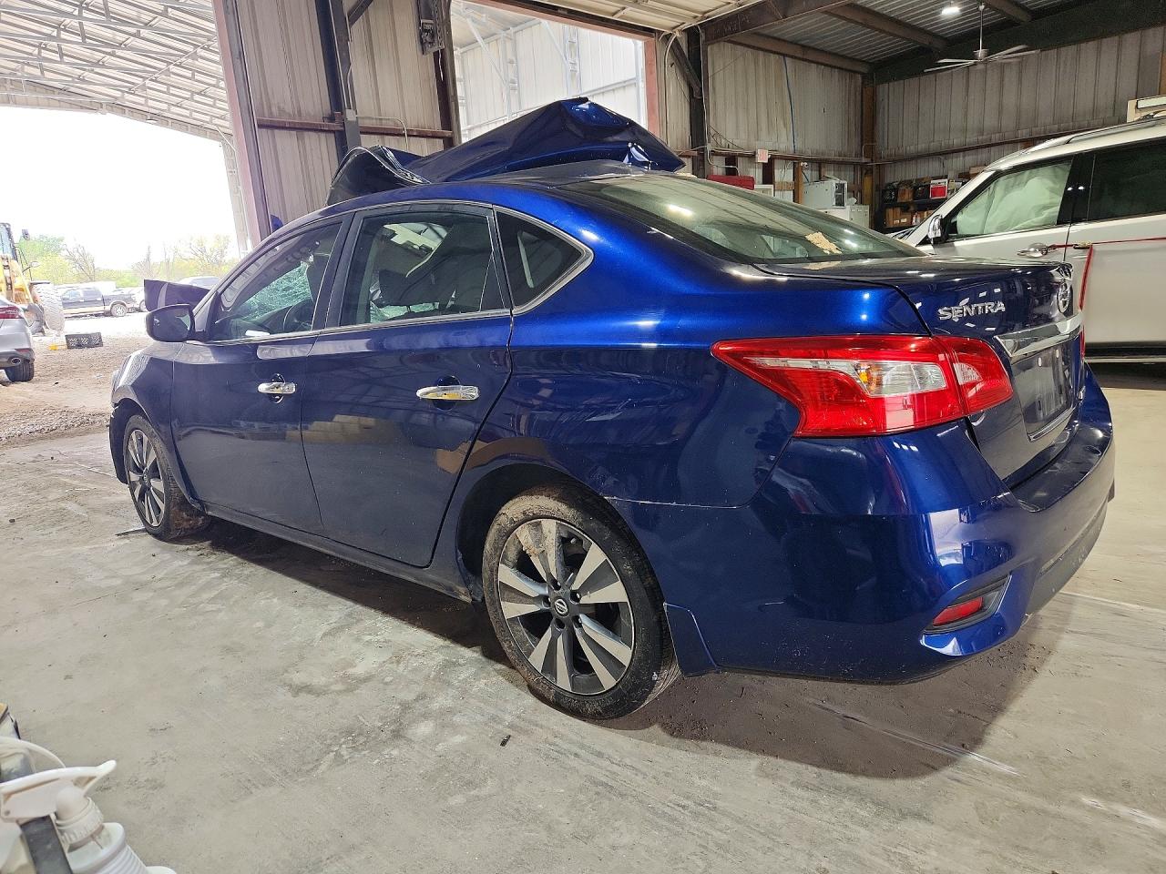 2019 NISSAN SENTRA SV photo 2