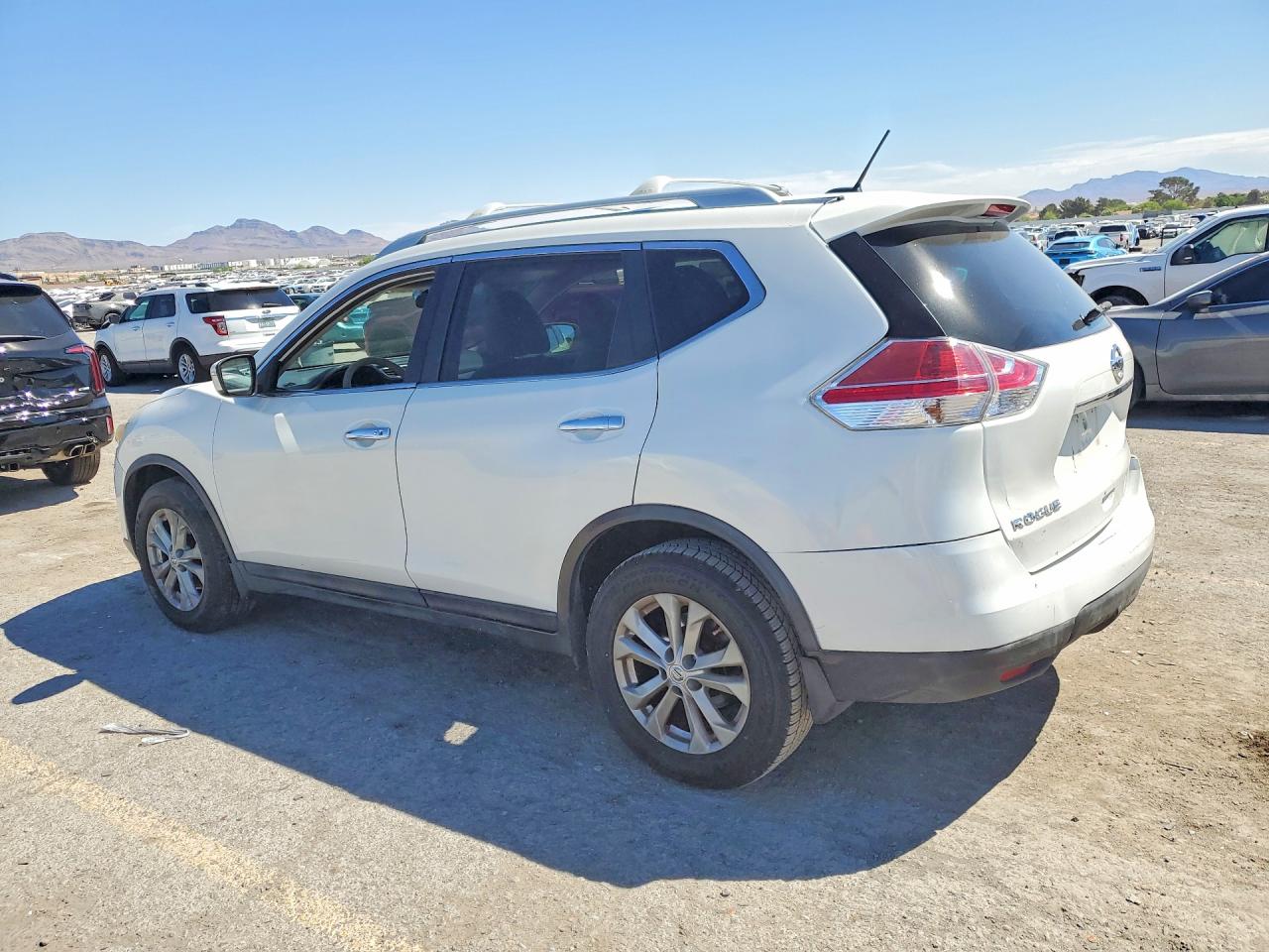 2014 NISSAN ROGUE SV photo 3