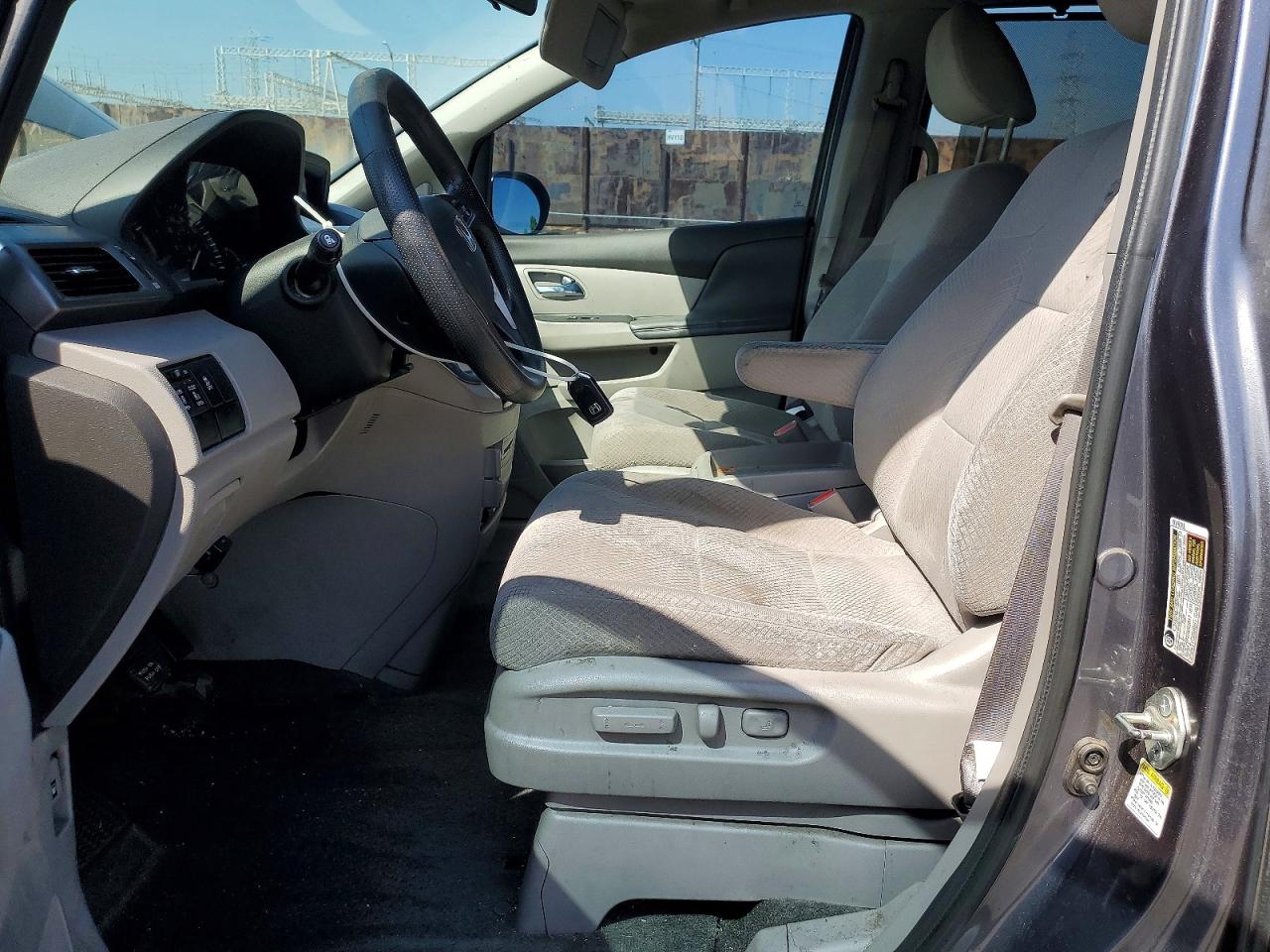 2016 HONDA ODYSSEY SE photo 19