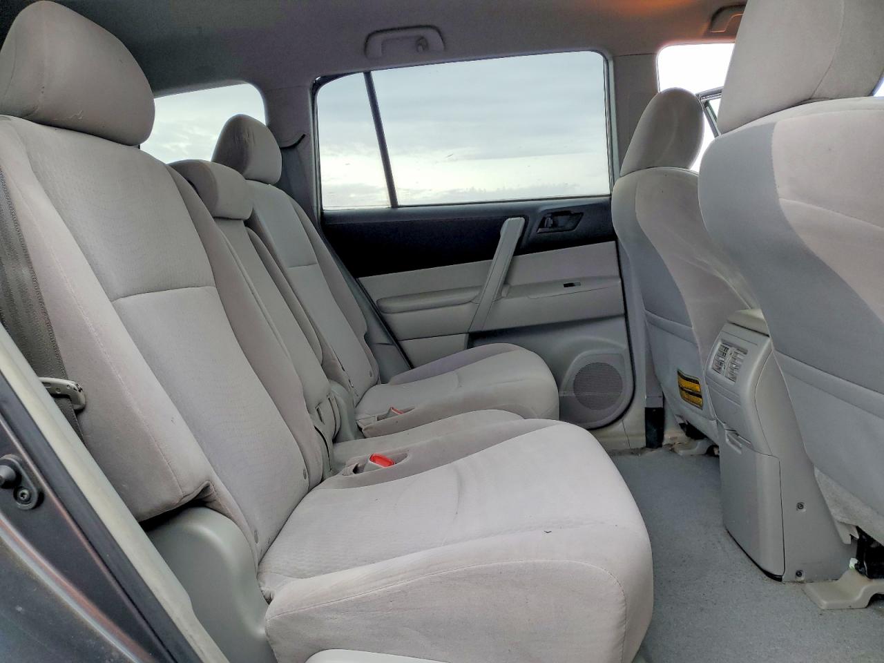 2008 TOYOTA HIGHLANDER BASE photo 21