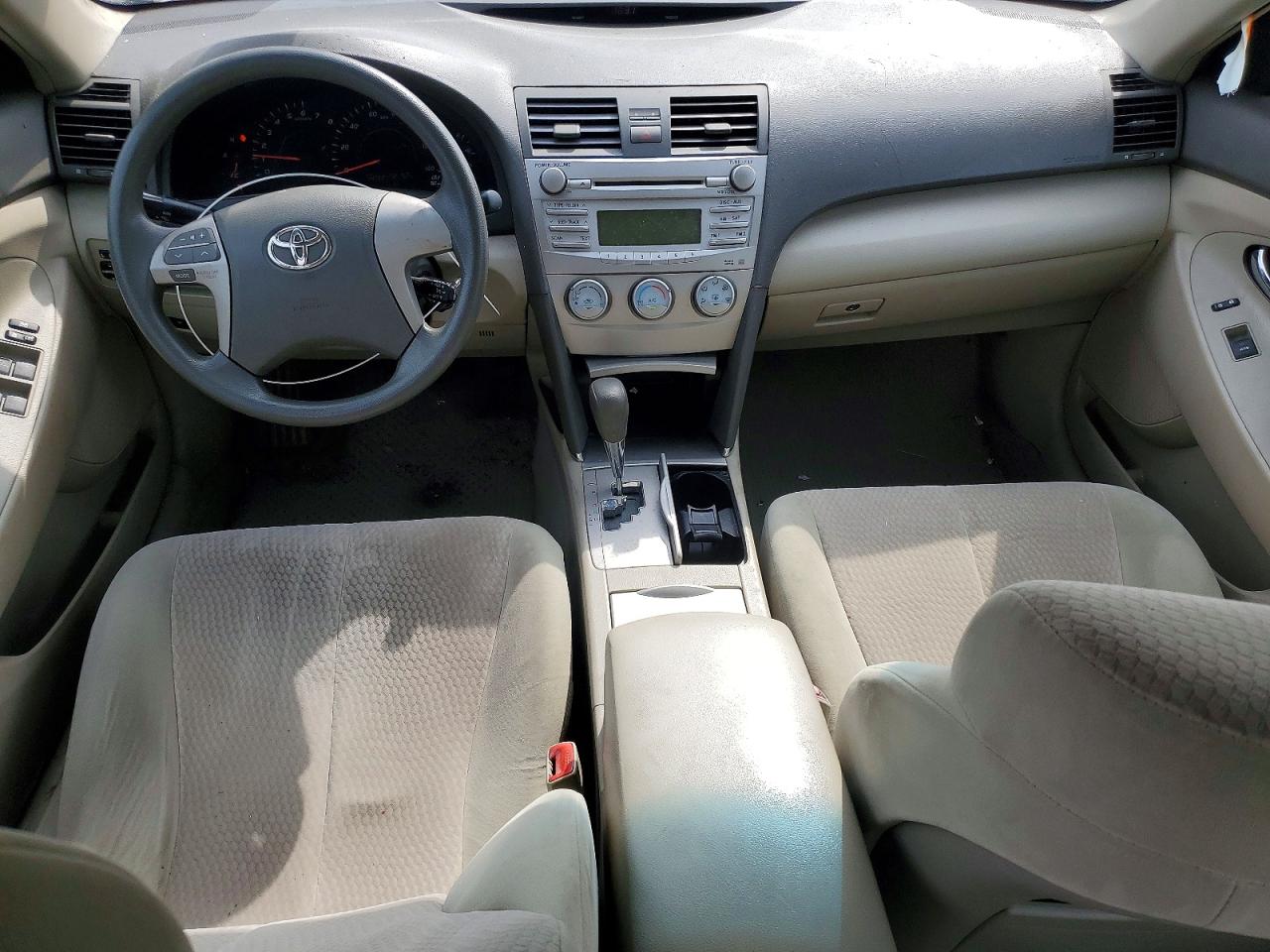 2010 TOYOTA CAMRY LE photo 15