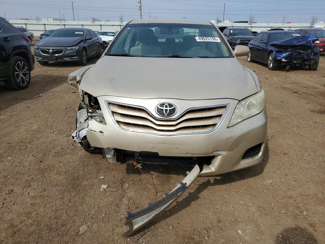 2010 TOYOTA CAMRY LE photo 9