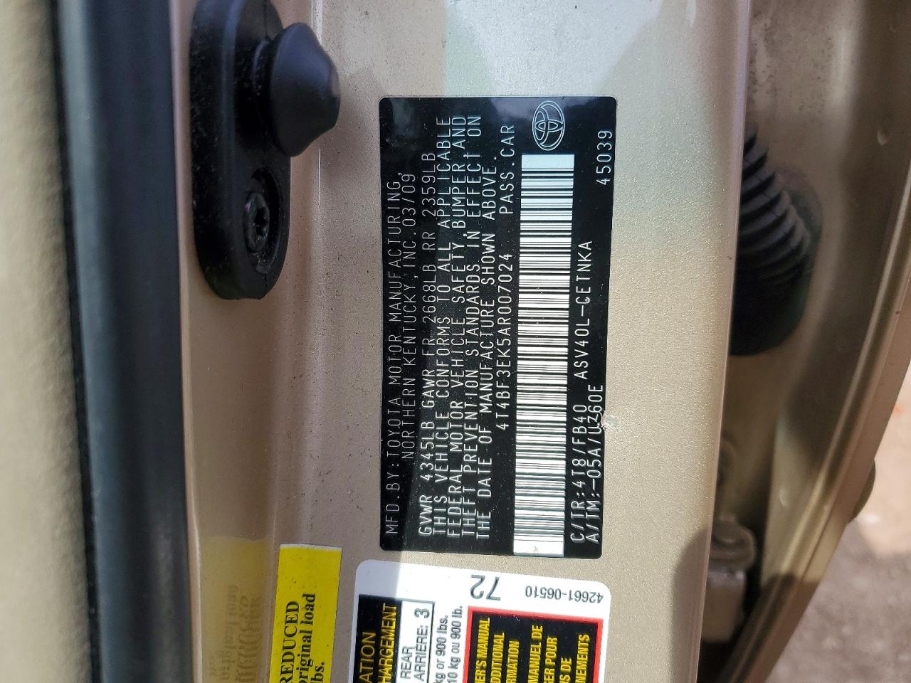 2010 TOYOTA CAMRY LE photo 23