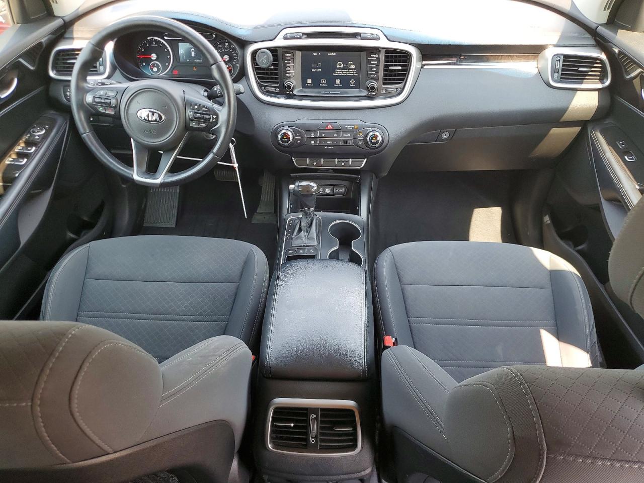 2017 KIA SORENTO LX photo 15