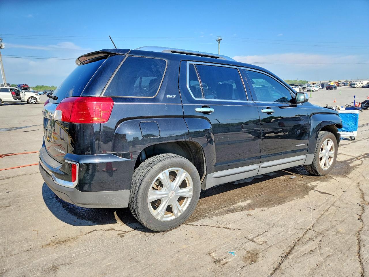 2017 GMC TERRAIN SLT photo 5