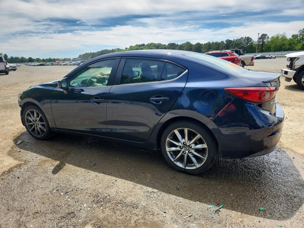 2018 MAZDA 3 TOURING photo 2