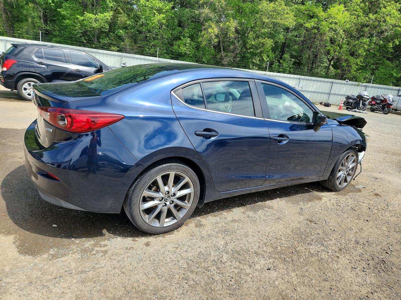 2018 MAZDA 3 TOURING photo 3