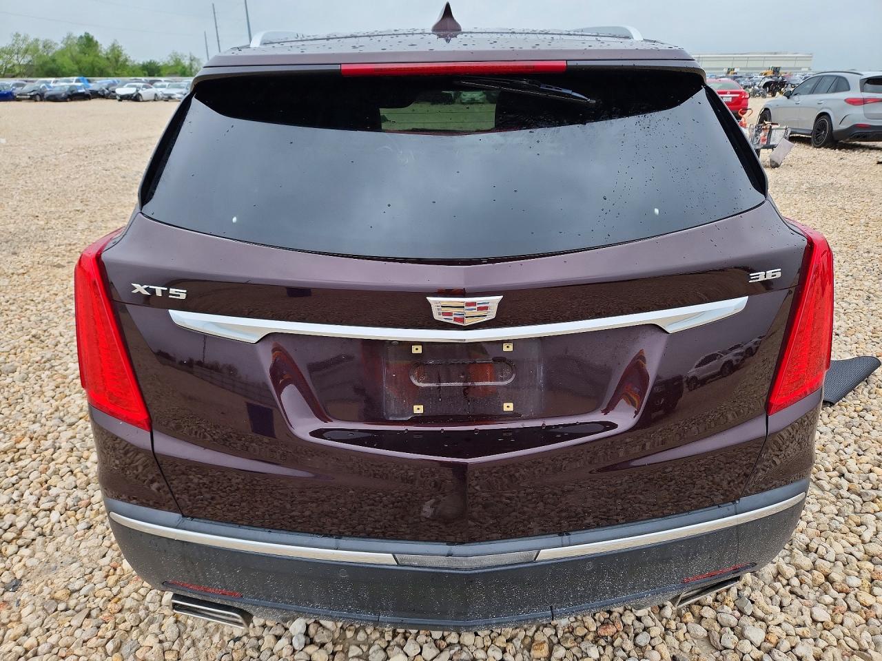 2017 CADILLAC XT5 LUXURY photo 6