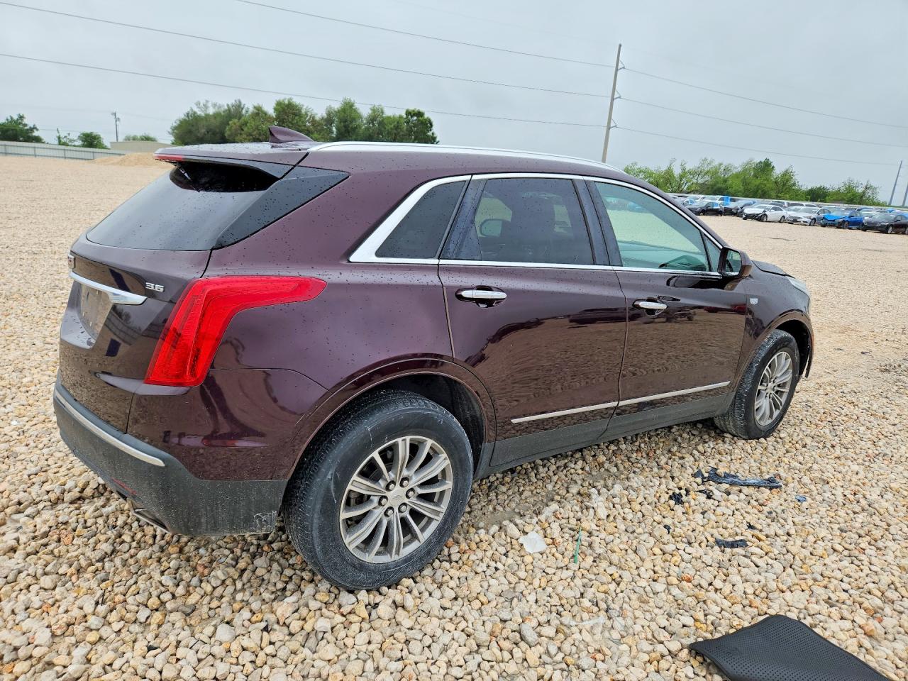 2017 CADILLAC XT5 LUXURY photo 3