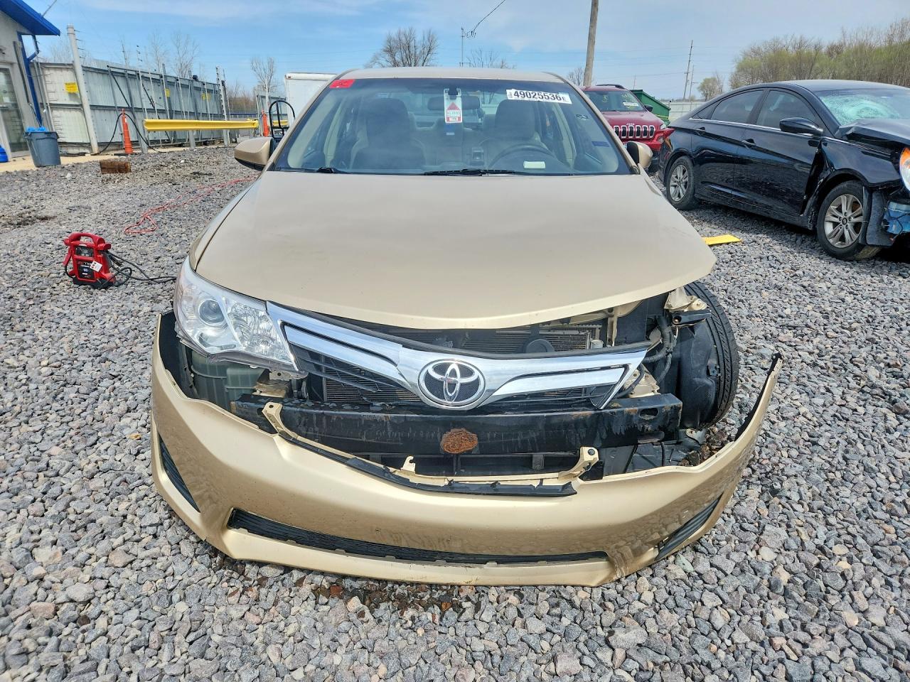 2012 TOYOTA CAMRY LE photo 13