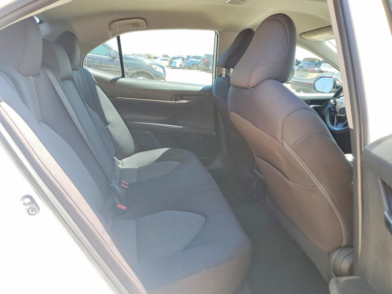2020 TOYOTA CAMRY LE photo 19