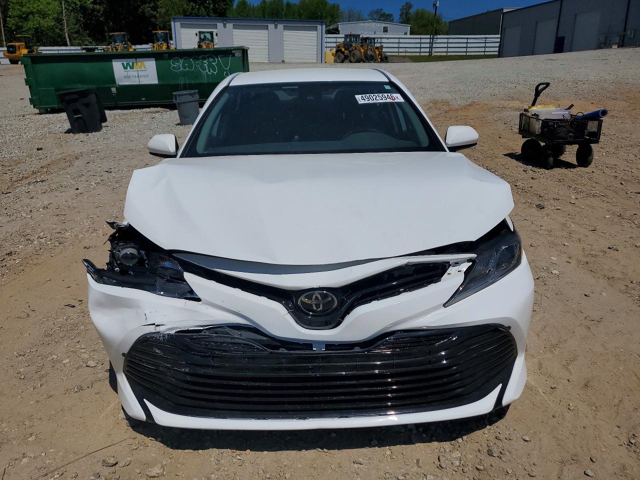 2020 TOYOTA CAMRY LE photo 9