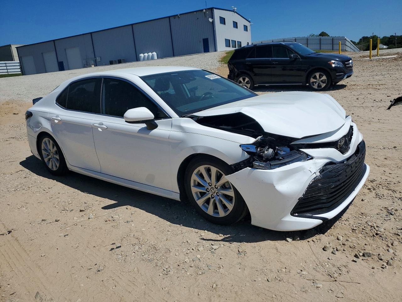 2020 TOYOTA CAMRY LE photo 7
