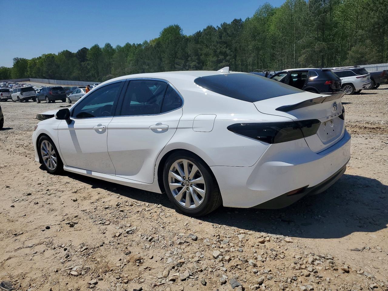 2020 TOYOTA CAMRY LE photo 3