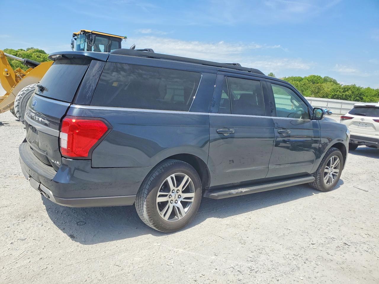 2024 FORD EXPEDITION MAX XLT photo 3