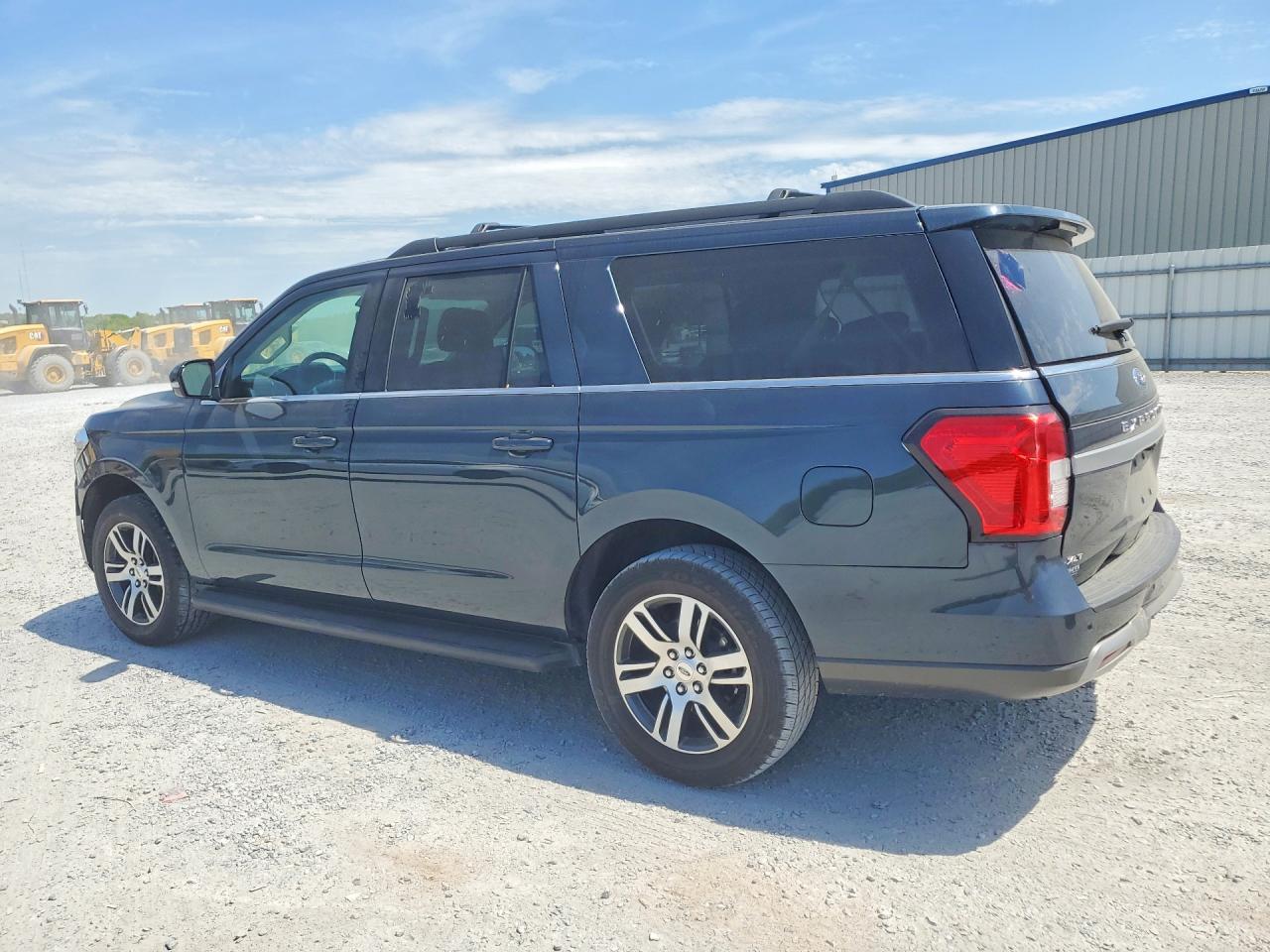 2024 FORD EXPEDITION MAX XLT photo 2