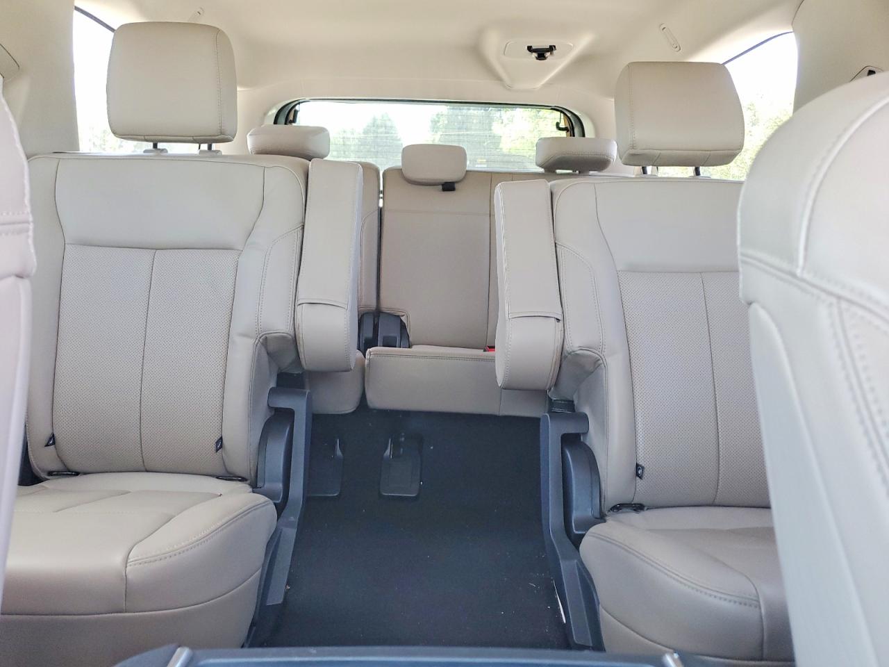 2024 FORD EXPEDITION MAX XLT photo 10