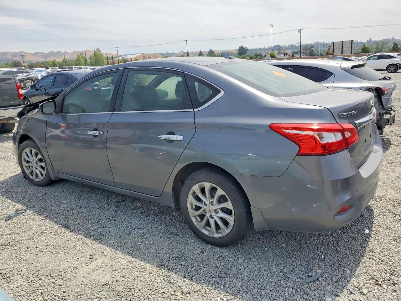2019 NISSAN SENTRA SV photo 4