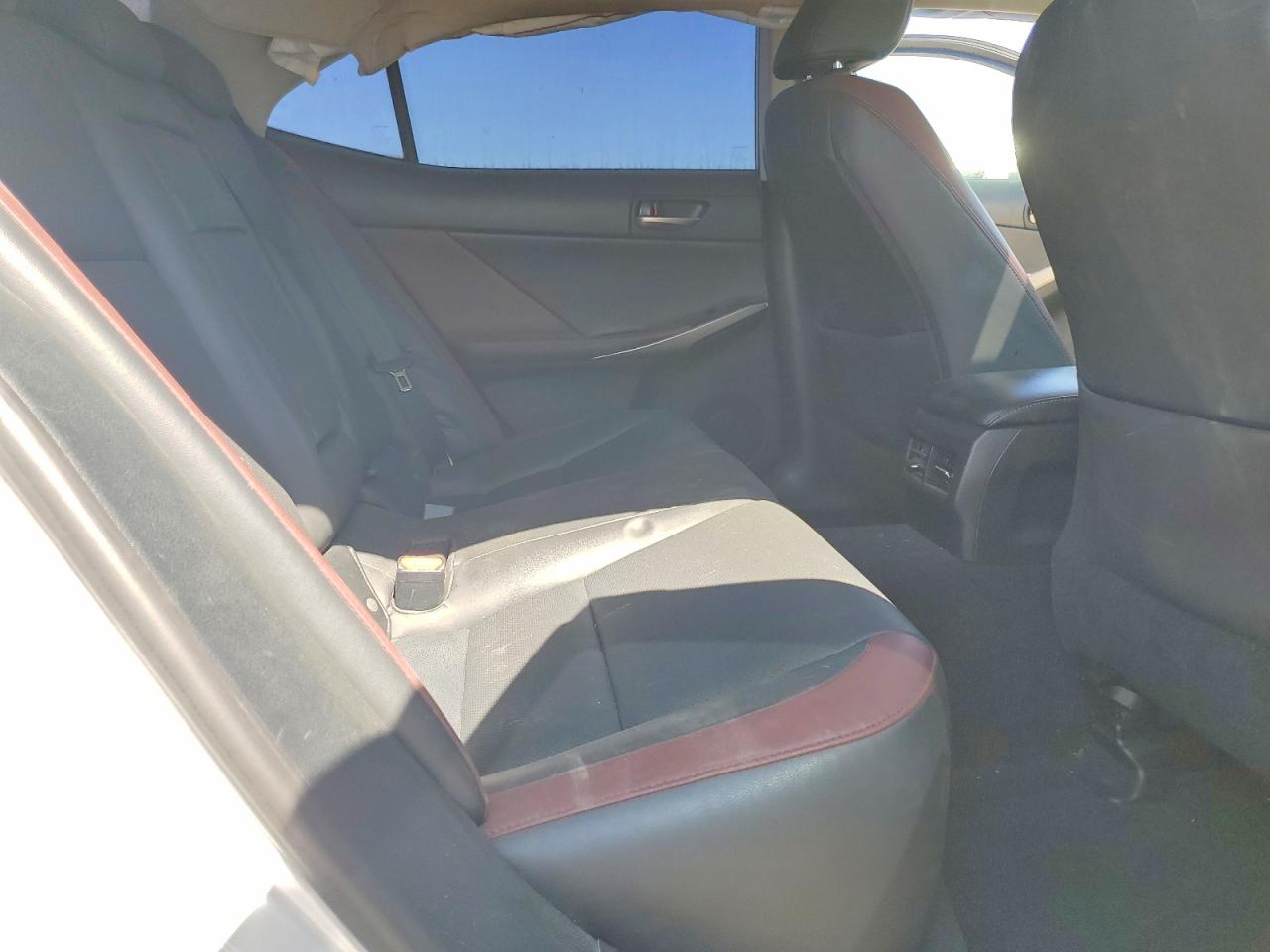 2018 LEXUS IS 300 photo 19
