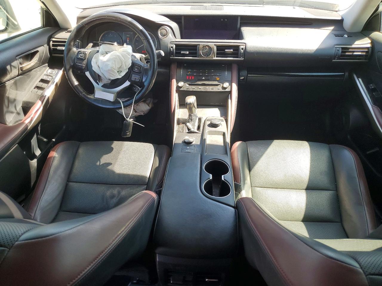 2018 LEXUS IS 300 photo 15