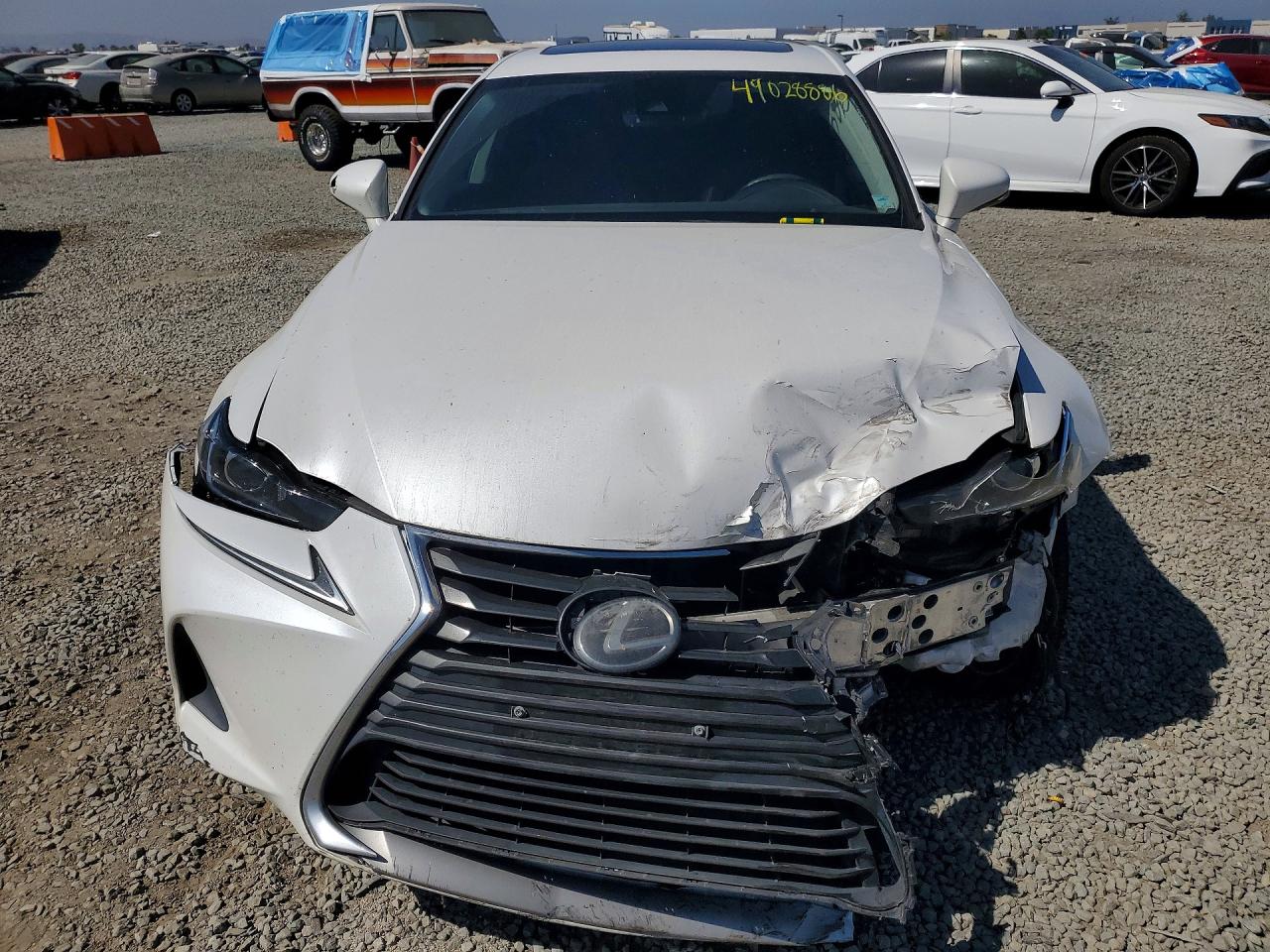2018 LEXUS IS 300 photo 9