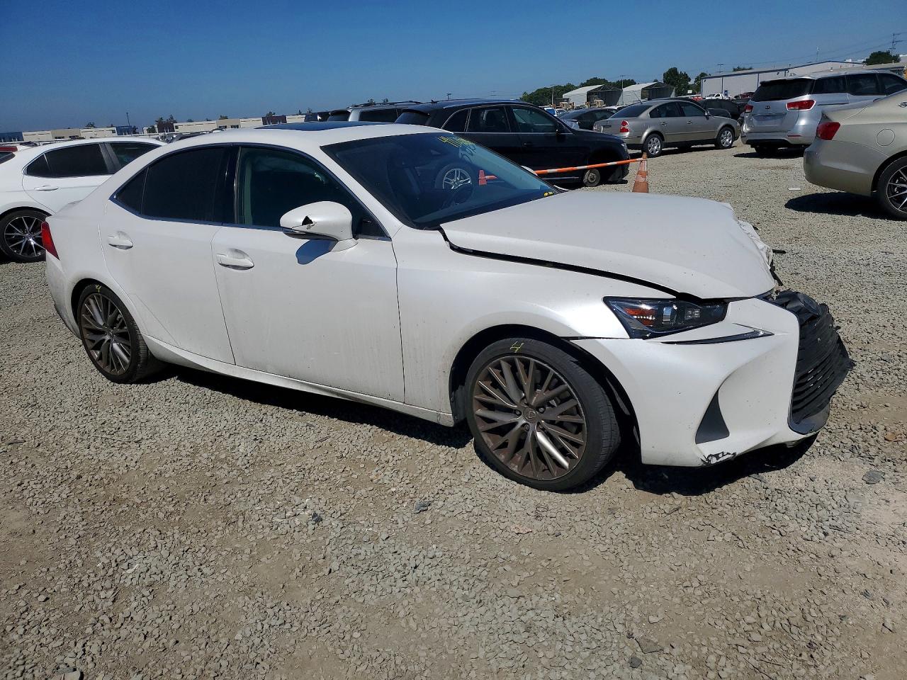 2018 LEXUS IS 300 photo 7