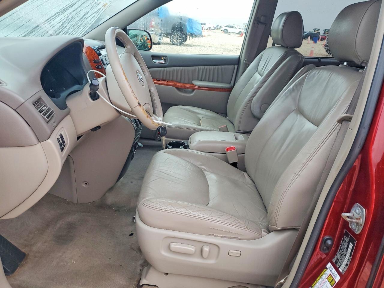 2008 TOYOTA SIENNA XLE photo 13