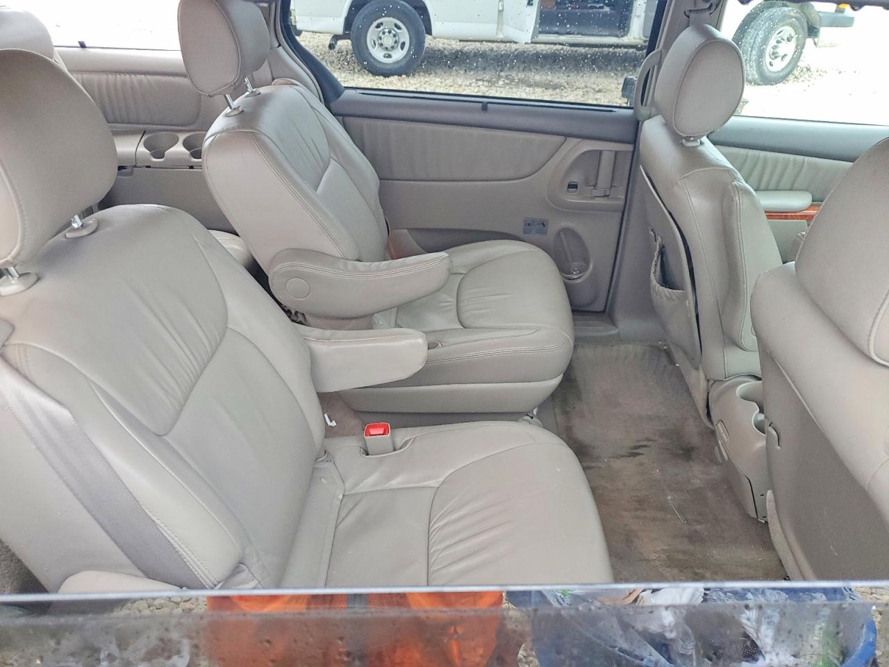 2008 TOYOTA SIENNA XLE photo 21