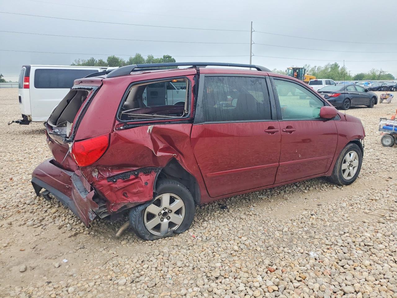 2008 TOYOTA SIENNA XLE photo 5