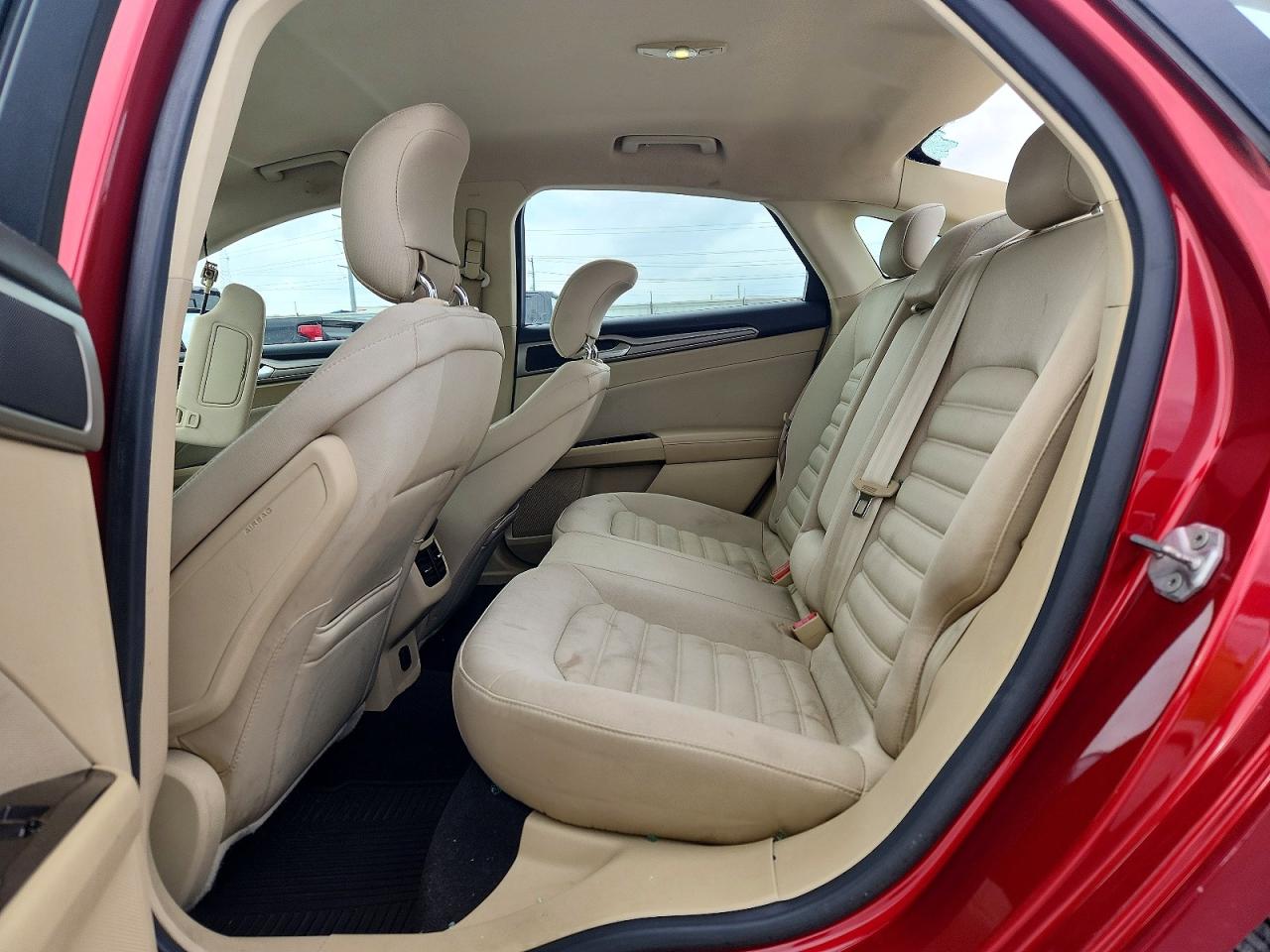 2014 FORD FUSION SE photo 28
