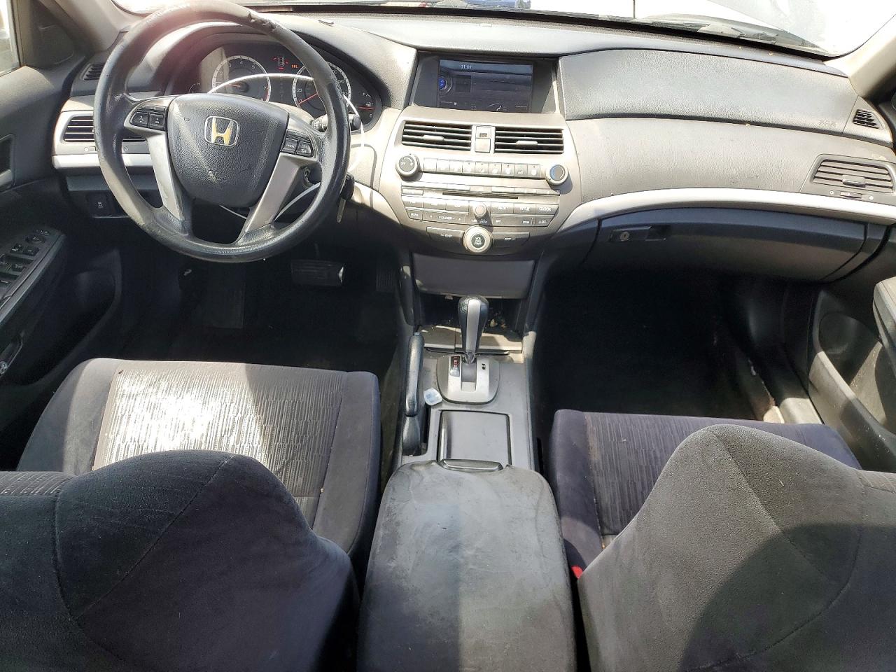 2011 HONDA ACCORD LXP photo 22