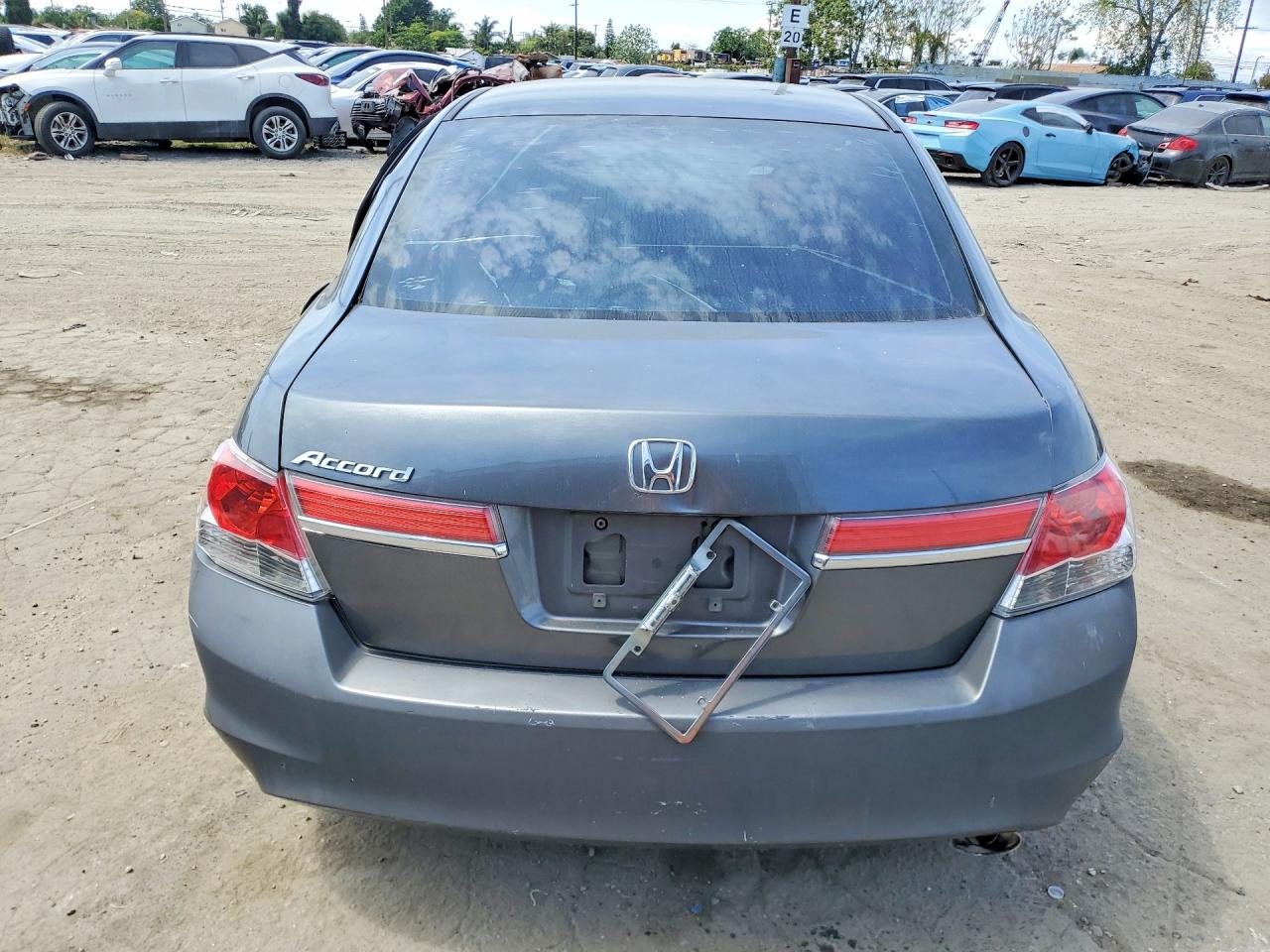 2011 HONDA ACCORD LXP photo 16