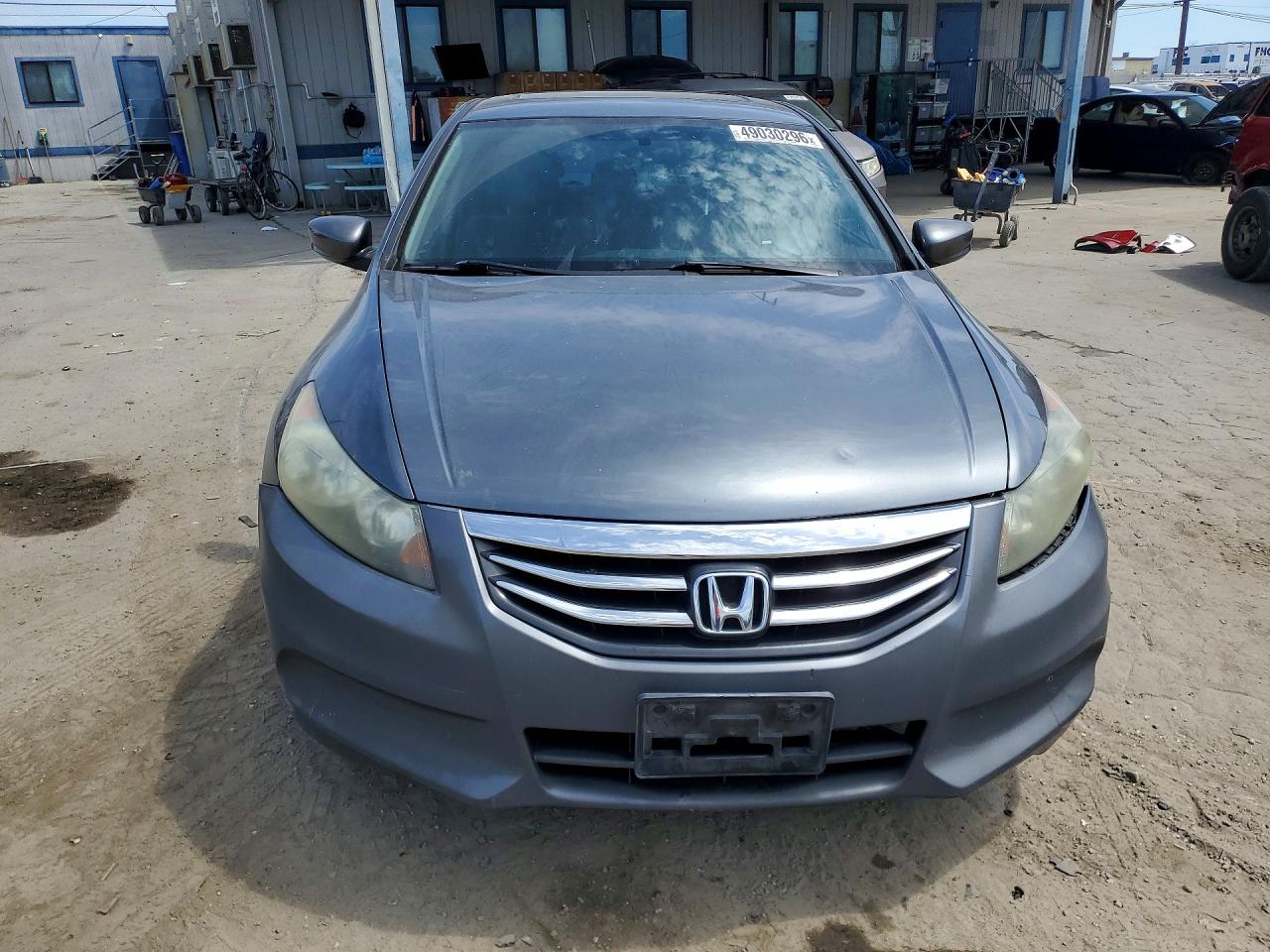 2011 HONDA ACCORD LXP photo 13