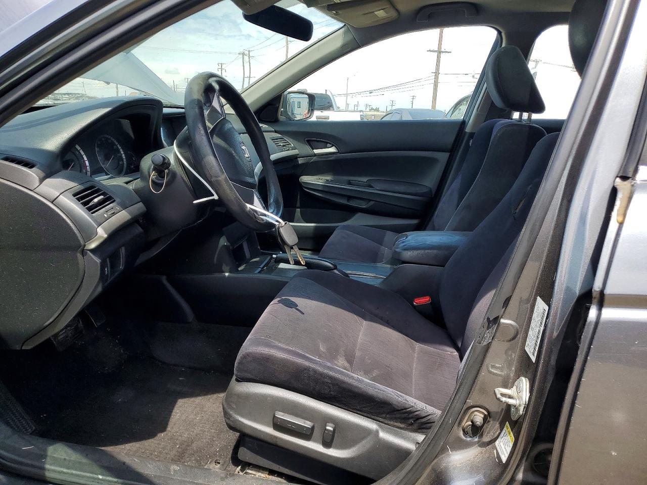 2011 HONDA ACCORD LXP photo 19