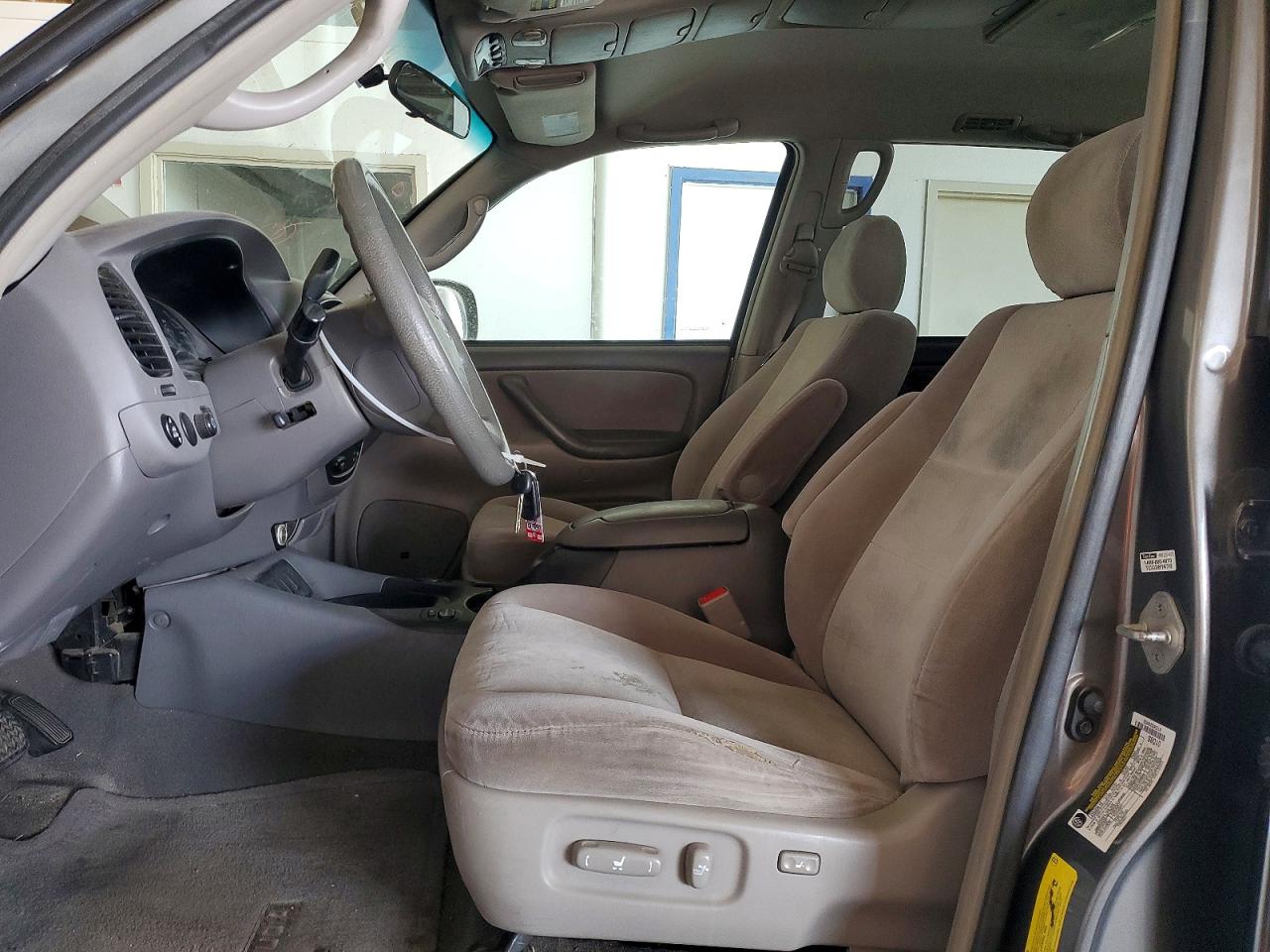 2007 TOYOTA SEQUOIA SR5 photo 19