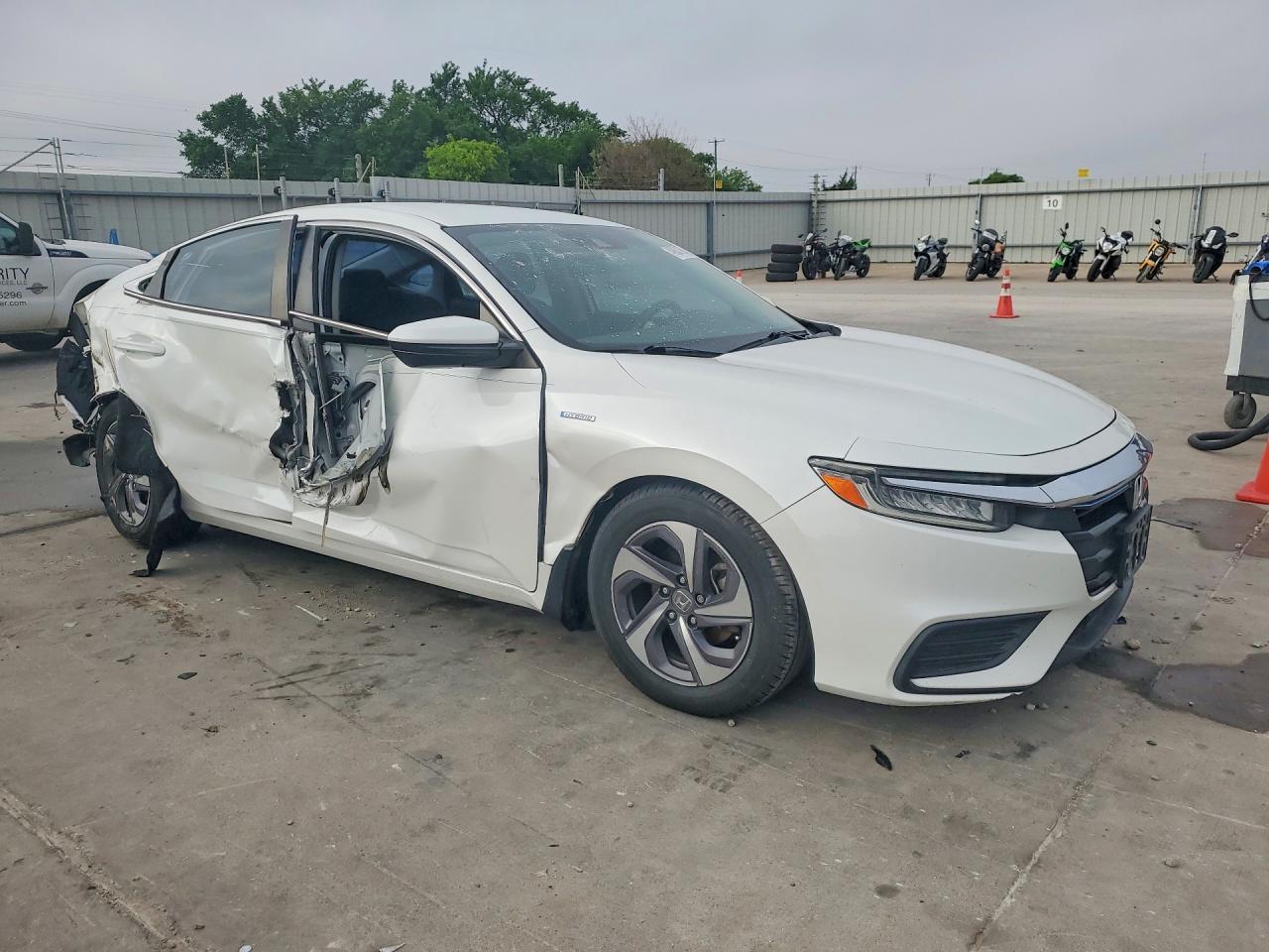 2019 HONDA INSIGHT LX photo 4