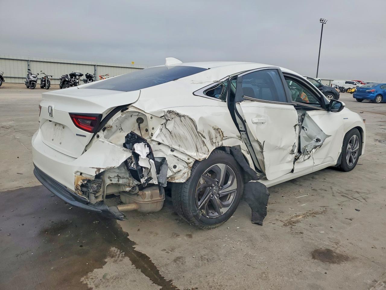 2019 HONDA INSIGHT LX photo 3