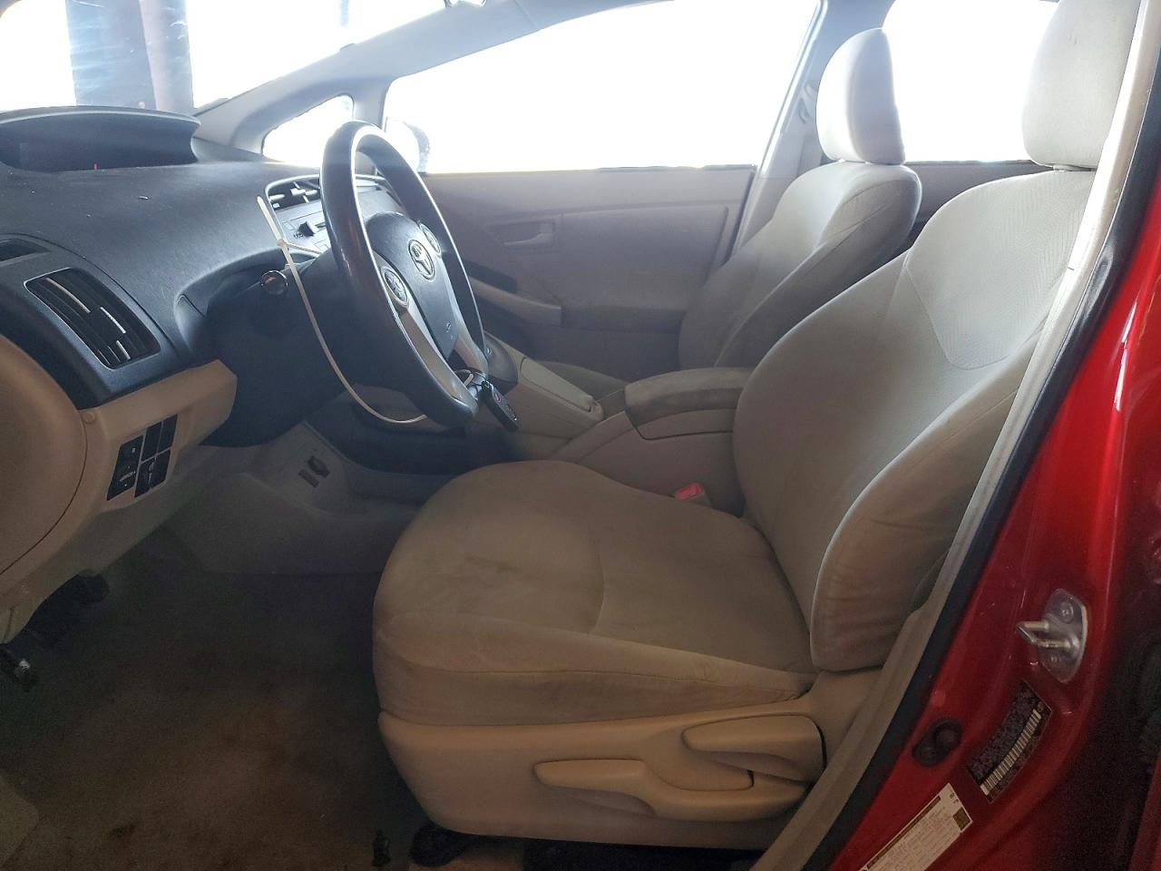 2011 TOYOTA PRIUS TWO photo 13
