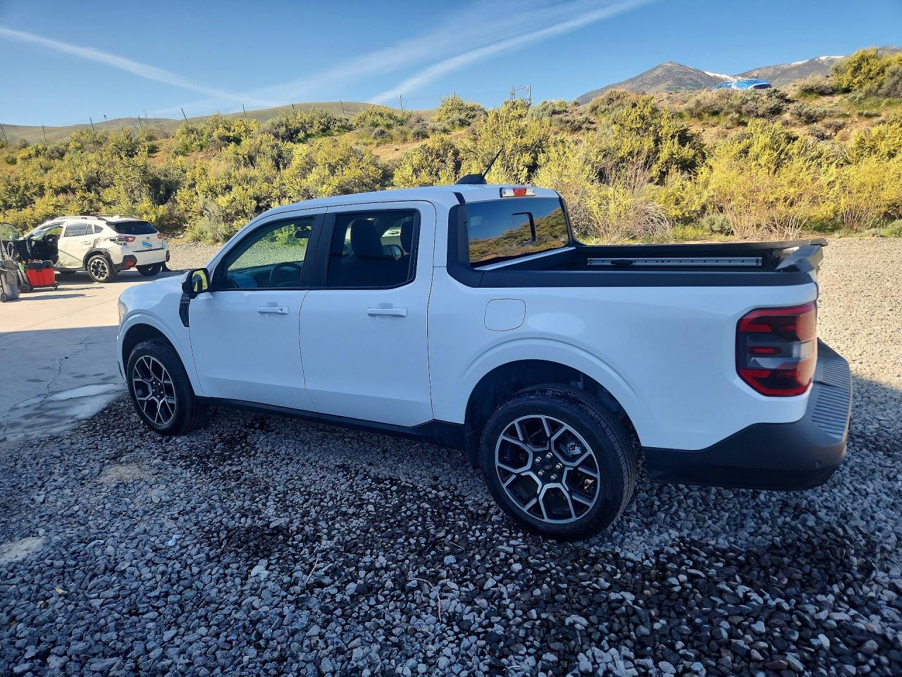 2025 FORD MAVERICK LARIAT photo 3